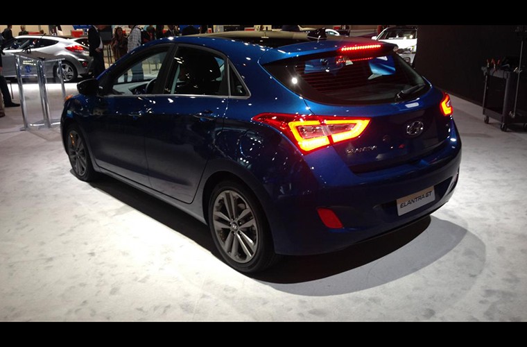 Hyundai Elantra GT 2016 khoe hang tai Chicago Auto Show-Hinh-6